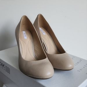 Geox Light Taupe Heels